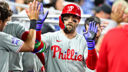 El debate sobre el orden de bateo de Bryce Harper en los Phillies se torna polémico.