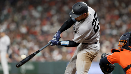 El veterano receptor de los Yankees explora repentinamente la posibilidad de batear a la ambidiestra.