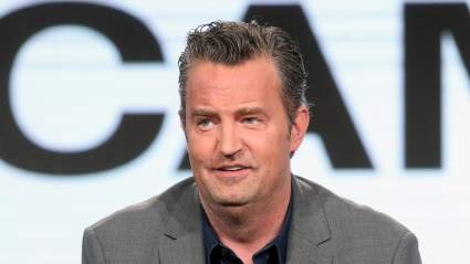 La madre de Matthew Perry escribe una carta desgarradora sobre el devastador impacto de su fallecimiento.
