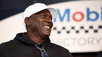 La emotiva última llamada de Michael Jordan con su antiguo profesor revela una faceta diferente del icono de la NBA.