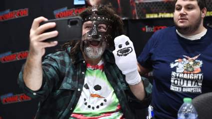 Se revela el sorprendente nuevo papel de Mick Foley en AEW Wrestling.