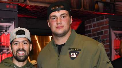 Los Giants despiden a un exjugador de los Ravens de 1,98 m tras firmar un contrato.