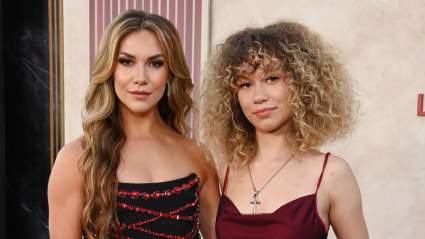 Allison Holker anuncia con orgullo la graduación de su hija Weslie: "Siempre seré tu mayor fan".