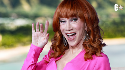 Kathy Griffin luce un bikini con mucha confianza a los 65 años y sus fans la llaman "reina diosa".