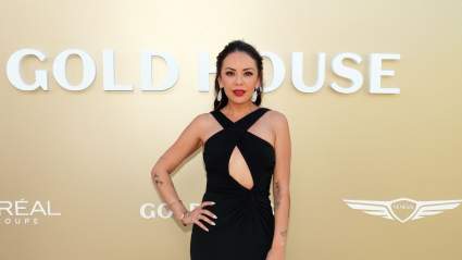 Janel Parrish se deshace en elogios hacia su novio Sasha Farber.
