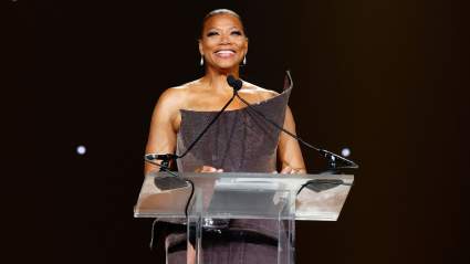 ¿Por qué Queen Latifah les dijo a los graduados que "tienen que estar delirando" para perseguir sus sueños?