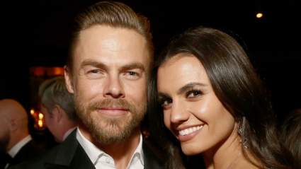 Derek Hough revela la posible causa de la lesión cerebral que sufrió su esposa Hayley en 2023.