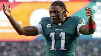 Un exjugador estrella de los Eagles se pronuncia sobre los rumores de traspaso de AJ Brown a los Patriots.