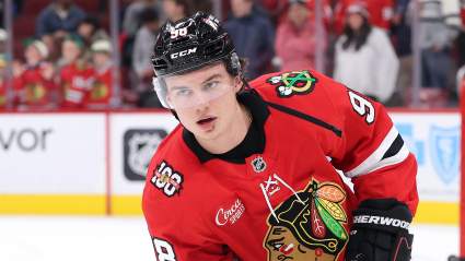 Los Blackhawks y Bedard reanudan las conversaciones, listos para revolucionar el mercado.