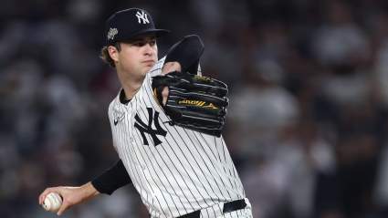 El lanzador revelación de los Yankees está emocionado de comenzar su rivalidad con el novato de los Blue Jays.