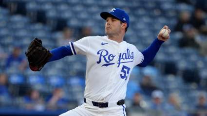 Los Royals reciben noticias preocupantes sobre las lesiones de dos lanzadores clave.
