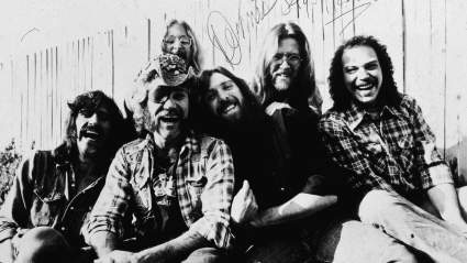 Dennis Locorriere, cantante de Dr. Hook conocido por 'Sylvia's Mother', fallece; se le echará de menos.