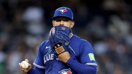 Los Blue Jays se enfrentan a una crisis en su rotación tras la cirugía Tommy John de su abridor, cuyo contrato asciende a 131 millones de dólares.