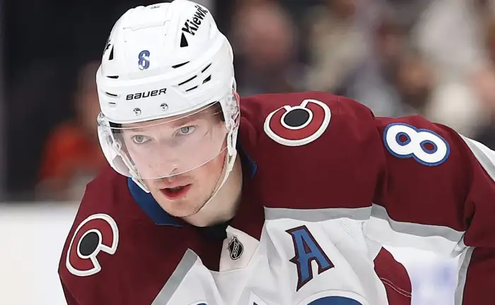 Un compañero de equipo sugiere que Cale Makar podría perderse el primer partido contra Vegas.