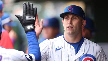 El as de los Cubs estará de baja este mes tras lesionarse jugando con niños.