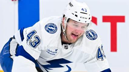 Los Maple Leafs deberían olvidarse de Raddysh y buscar otro defensa agente libre.