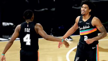 Los Spurs se niegan a revelar sus planes para Fox y Harper antes del tercer partido.