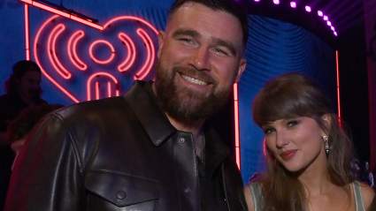 Taylor Swift y Travis Kelce sorprenden a la multitud a la salida de una boda en Brooklyn.