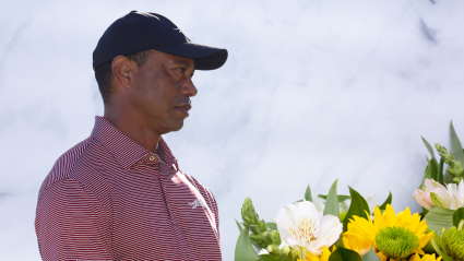 Tiger Woods rompe su silencio por primera vez desde que regresó de rehabilitación para honrar a un familiar fallecido.