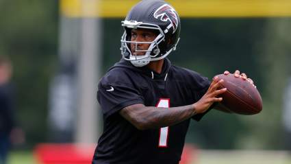 Tua Tagovailoa habla sin rodeos sobre su adaptación de los Dolphins a los Falcons.