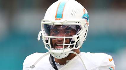 El ex mariscal de campo de los Dolphins, Tua Tagovailoa, recibe un mensaje similar al de Sam Darnold.