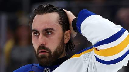 Alex Tuch se disparó en el pie con su pobre actuación en los playoffs.