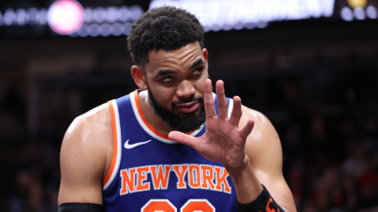 Karl-Anthony Towns, de los Knicks, habla abiertamente sobre un momento personal del primer partido.
