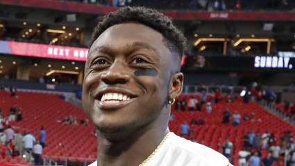 AJ Brown, de los Patriots, revela la verdad sobre la elección de su número de camiseta.
