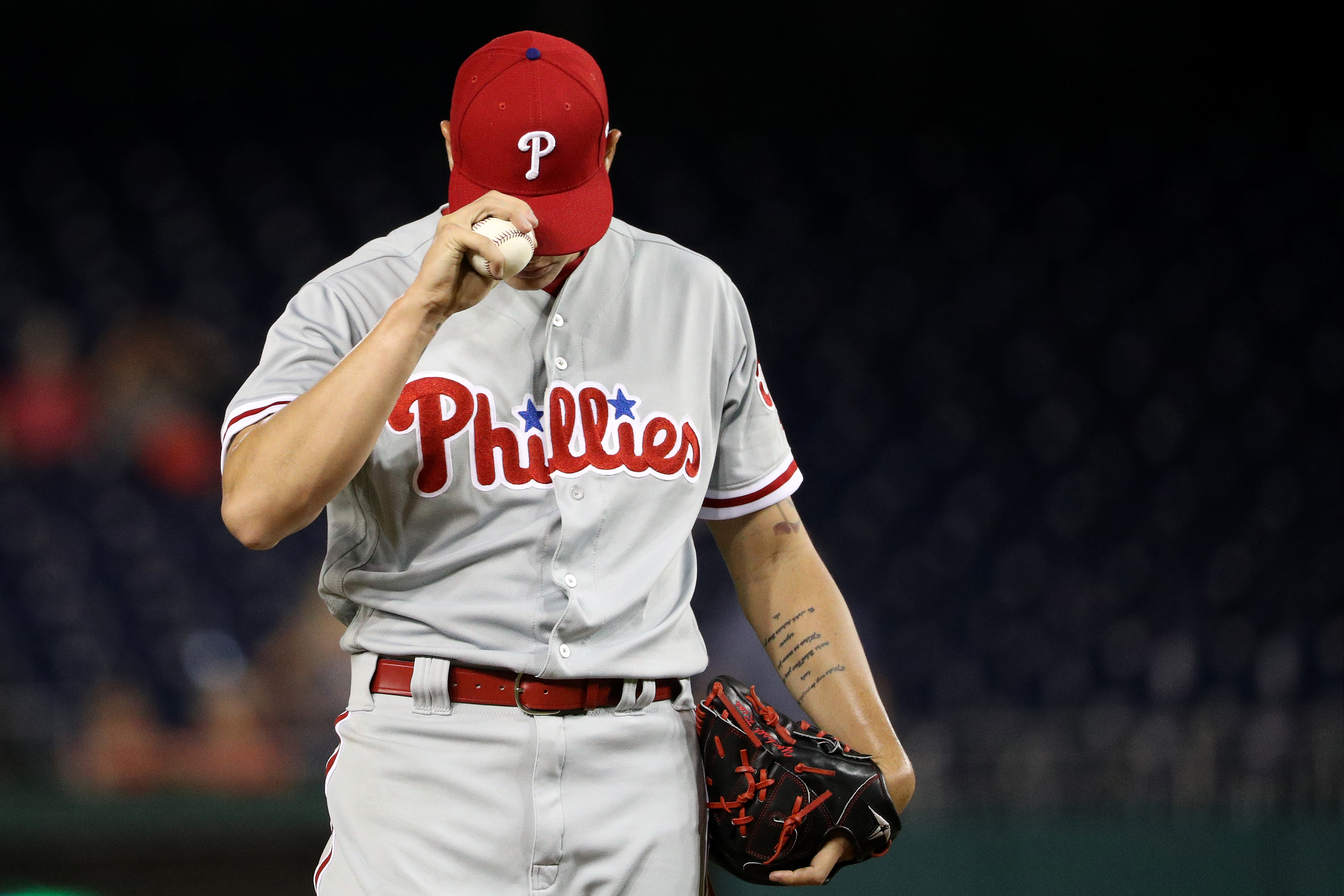 Los Chicago Cubs despiden a un jugador de la MLB con siete años de experiencia antes de la Serie contra los Athletics.