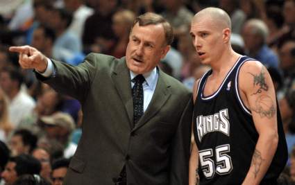 Los Sacramento Kings emiten un comunicado sobre el fallecimiento de su querido entrenador.