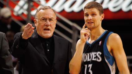 Muere el exentrenador de los Timberwolves tras una carrera que lo llevó al Salón de la Fama.