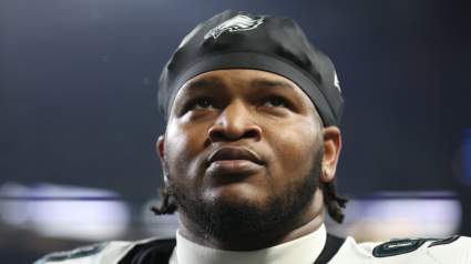 Los Eagles se negaron a intercambiar a su polémica estrella de 49 millones de dólares por Myles Garrett.