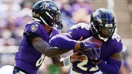 Instan a los Ravens a emparejar a Derrick Henry con un agente libre especialista en la posición de "receptor abierto".