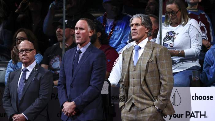 Jared Bednar regresa como entrenador principal de los Avalanche.