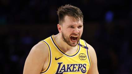 Los Lakers realizan un mega intercambio entre cuatro equipos y consiguen a la estrella de los Knicks, valorada en 212 millones de dólares, a cambio de Luka Doncic.