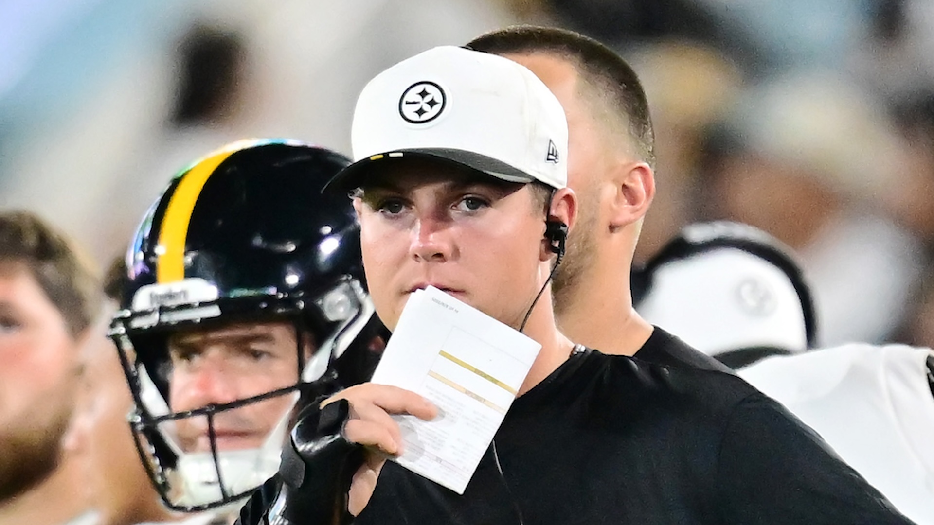 Will Howard, de los Steelers, reacciona al sonado traspaso de Myles Garrett.