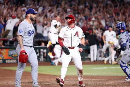 El lanzador estrella de los Dodgers de Los Ángeles revela los horribles comentarios dirigidos a su familia.