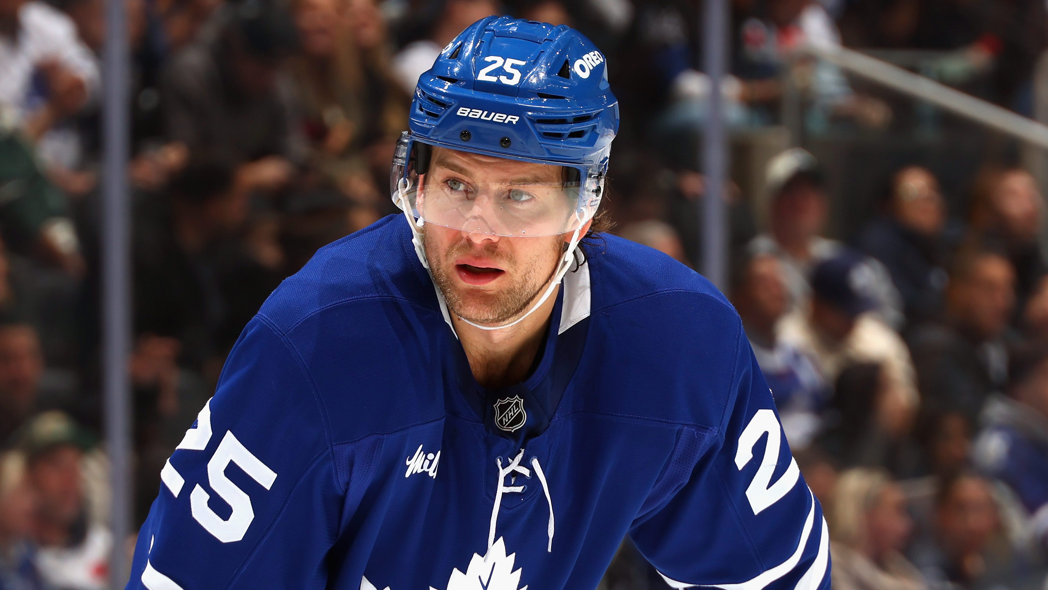 La propuesta de intercambio de los Oilers consigue que los Maple Leafs fichen a un defensa valorado en 24,6 millones de dólares.
