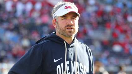 El entrenador en jefe de Ole Miss, Pete Golding, critica a Lane Kiffin.