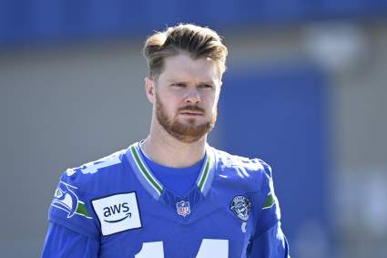 El mariscal de campo de los Seahawks, Sam Darnold, envía un mensaje contundente sobre las críticas virales a los mariscales de campo.