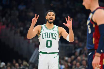 Los Celtics consiguen un escolta All-Star de 208 millones de dólares a cambio de Jayson Tatum en una audaz propuesta de intercambio.