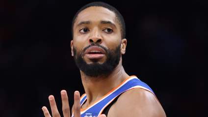 Mikal Bridges genera preocupación antes del primer partido contra los Spurs, y los aficionados de los Knicks responden con contundencia.