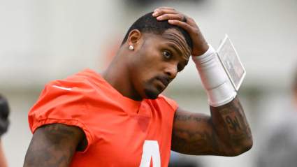 El mariscal de campo de los Browns, Deshaun Watson, es culpado por el traspaso de Myles Garrett.