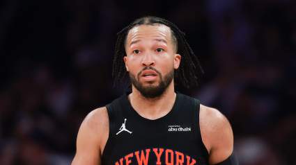Última hora: La estrella de los Knicks, Jalen Brunson, abandona las Finales de la NBA por una aparente lesión.