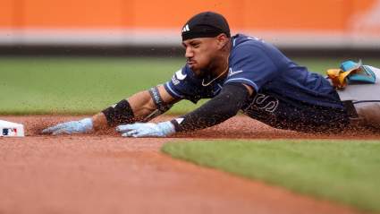 Los Rays hacen un anuncio sobre Chandler Simpson durante el partido de los Tigers.