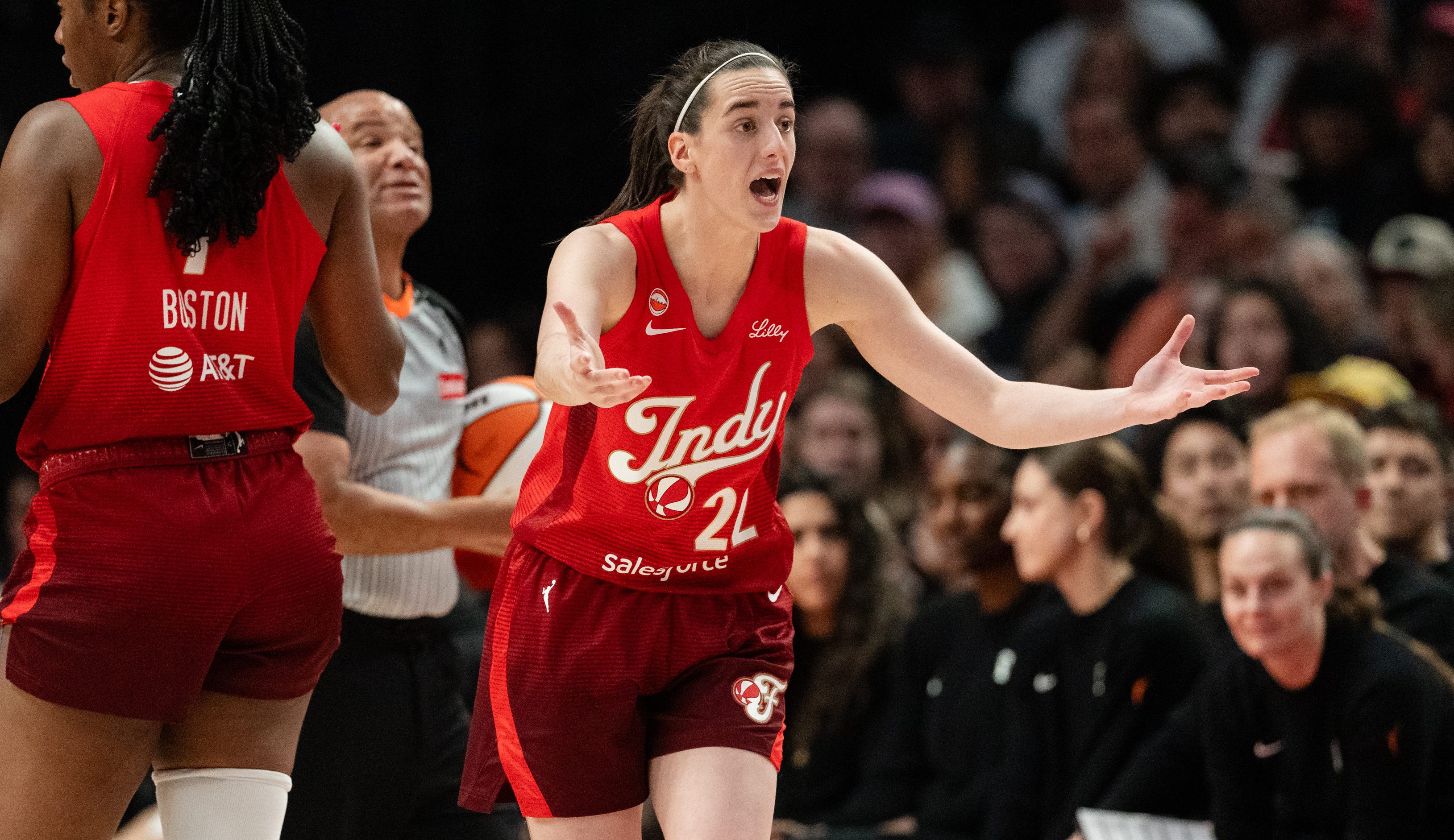 Indiana Fever prohíbe a su principal reportero tras el incidente con Caitlin Clark.
