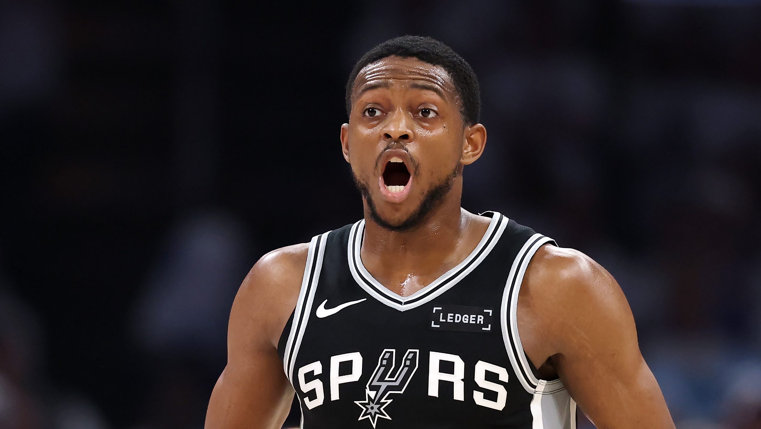 Los Spurs reciben información actualizada sobre la lesión de De'Aaron Fox antes de las finales.