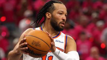 La conversación de Jalen Brunson con un funcionario desencadena una investigación de la NBA tras el partido entre los Knicks y los Spurs.