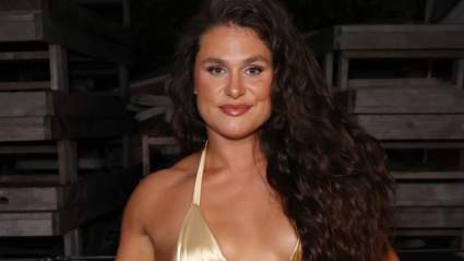 Ilona Maher deslumbra con un diminuto bikini dorado en la pasarela de trajes de baño de Sports Illustrated: ¡Mira todos sus looks!