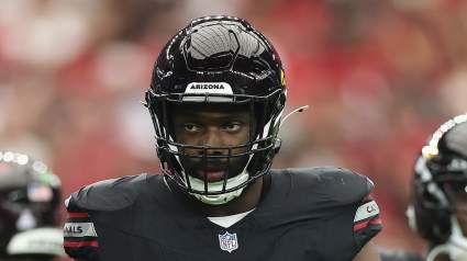 Los Bears reciben el anuncio final sobre los rumores de traspaso de Josh Sweat.